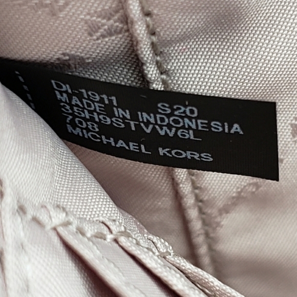 ⚠️LAST 1⚠️Michael Kors Jet Set XL Clutch Wristlet - Picture 4 of 5